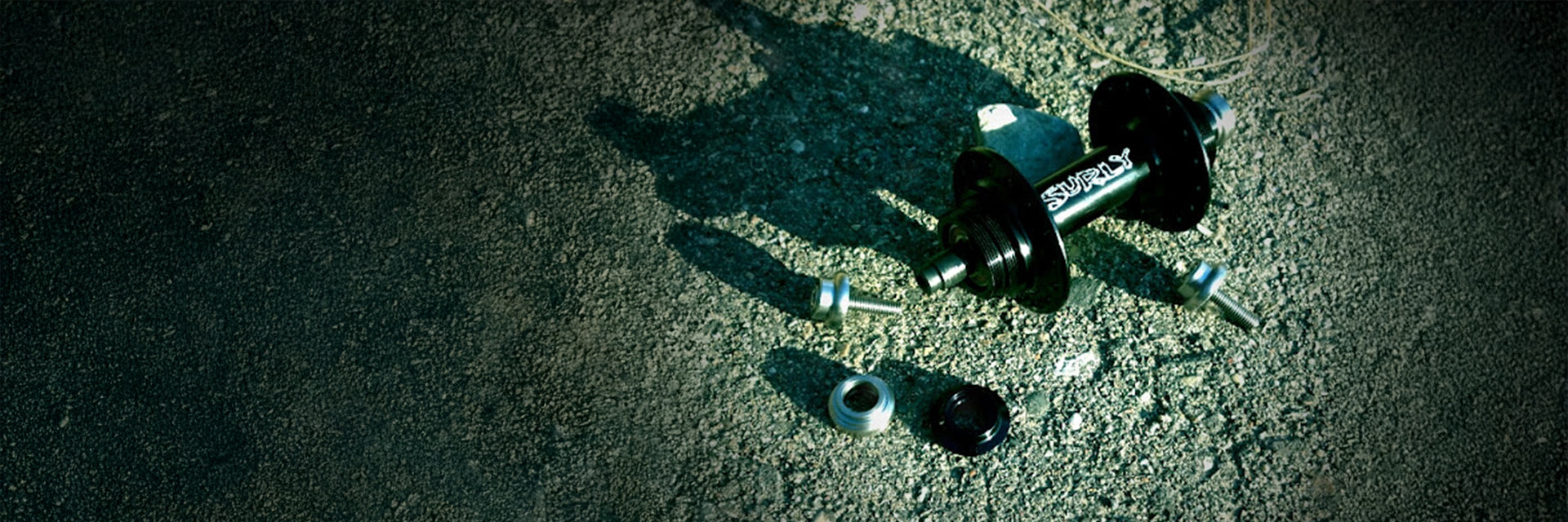 Surly Hub outside in natural light on dirt